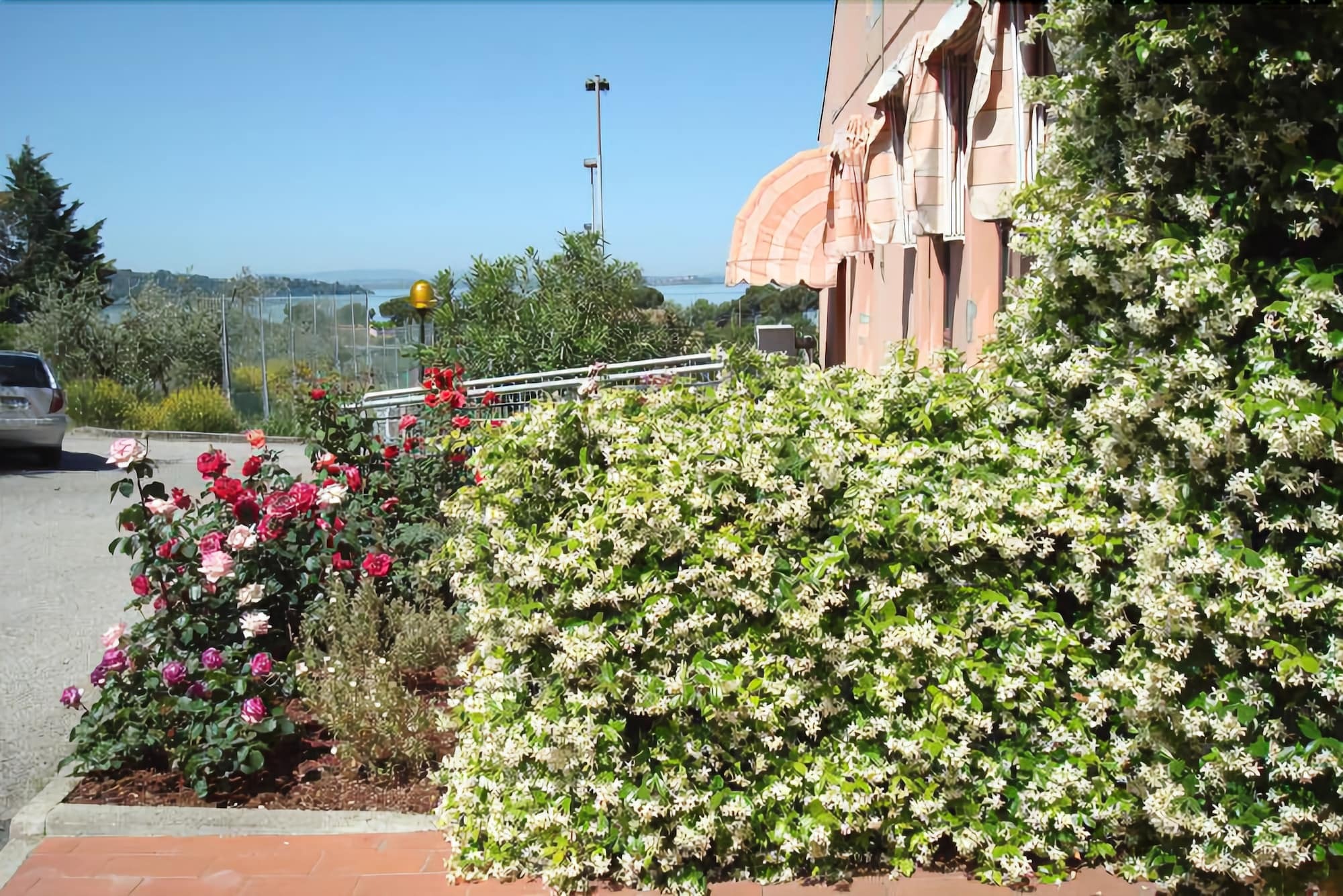 Hotel Le Tre Isole Magione Exterior photo