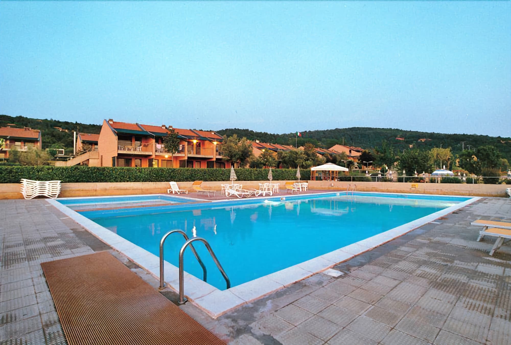 Hotel Le Tre Isole Magione Exterior photo
