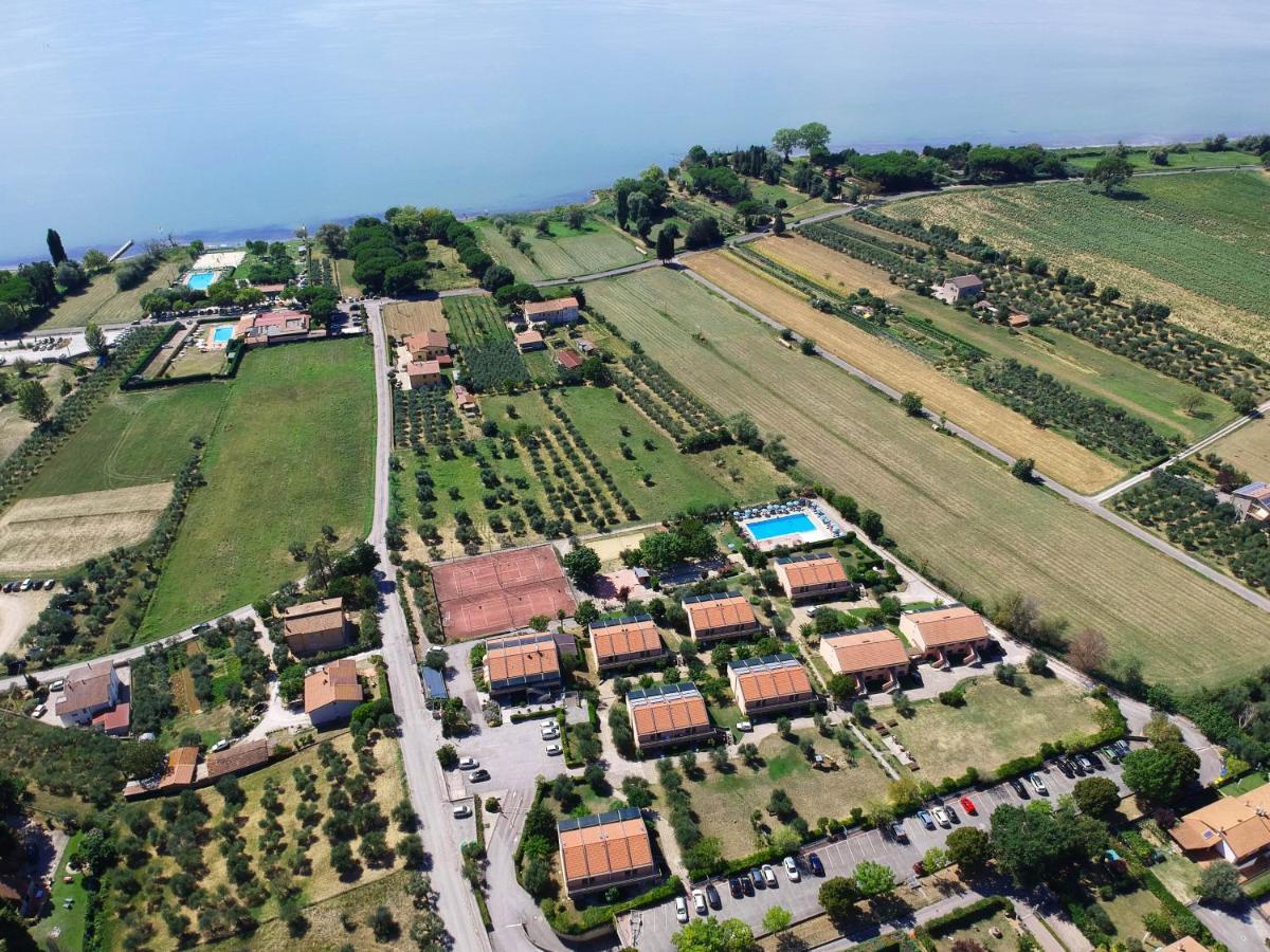 Hotel Le Tre Isole Magione Exterior photo